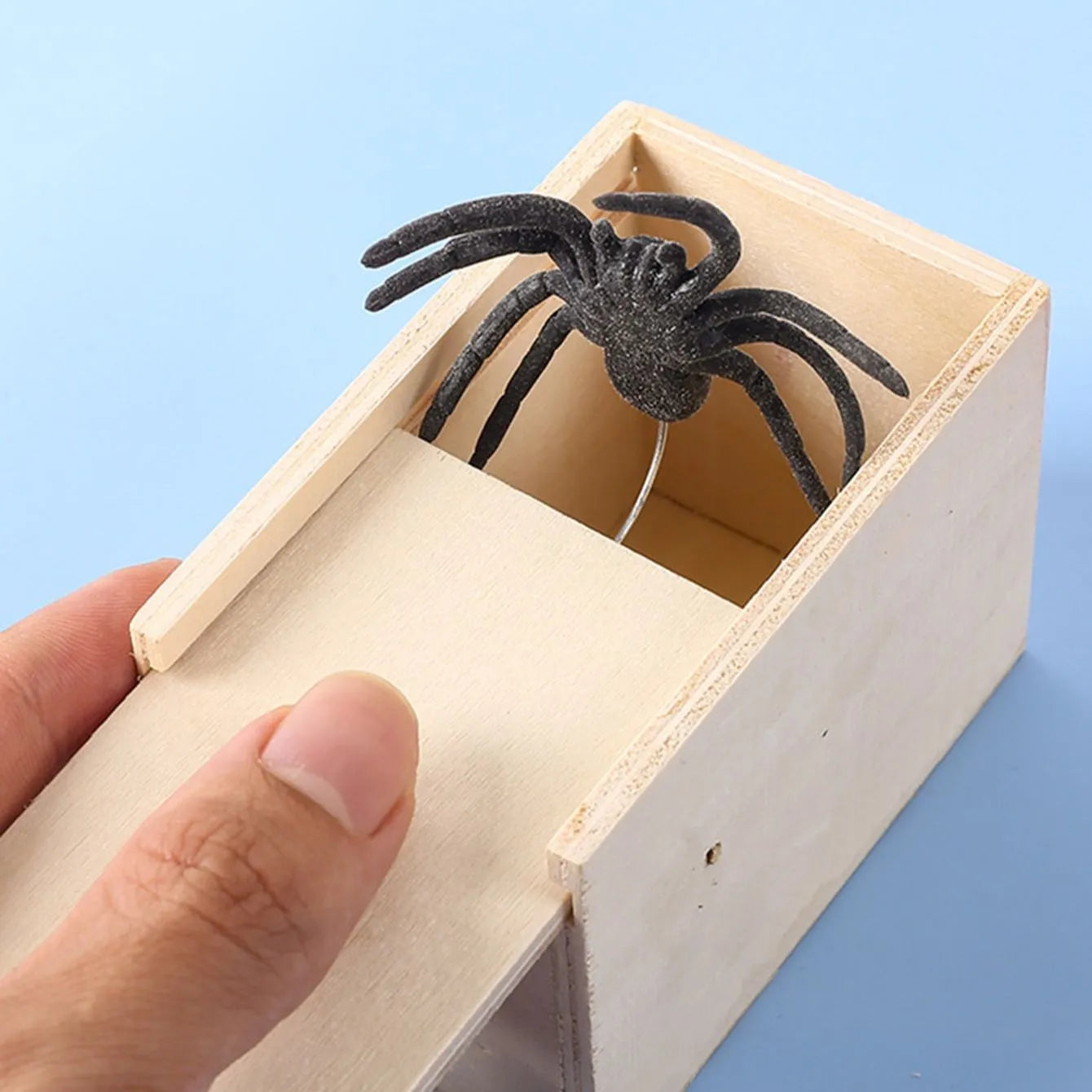 1PC-Wooden Prank Trick Practical Joke Home Office Scare Toy Box Gag Spider Kid Parents Friend Funny Play Joke Gift Surprising Bo